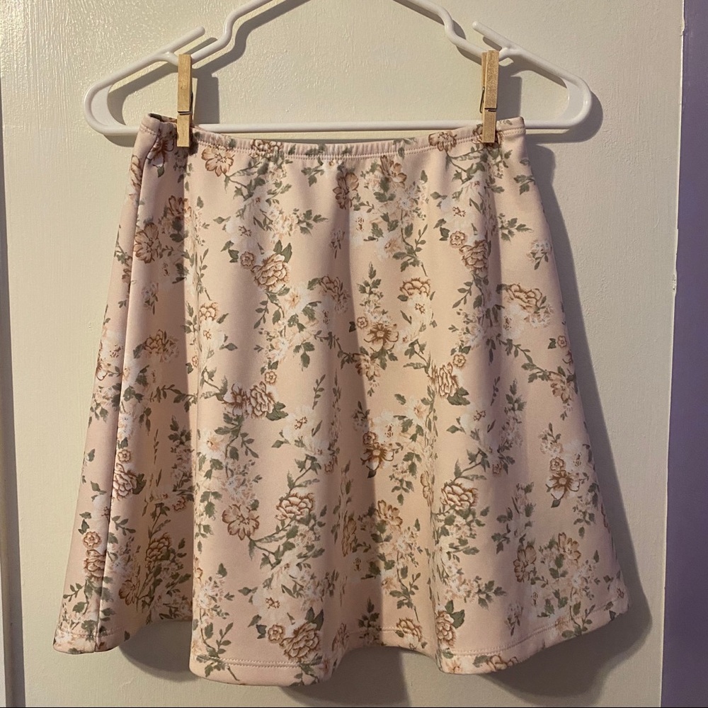 Forever 21 Light Pink Floral Mini Skirt Size M